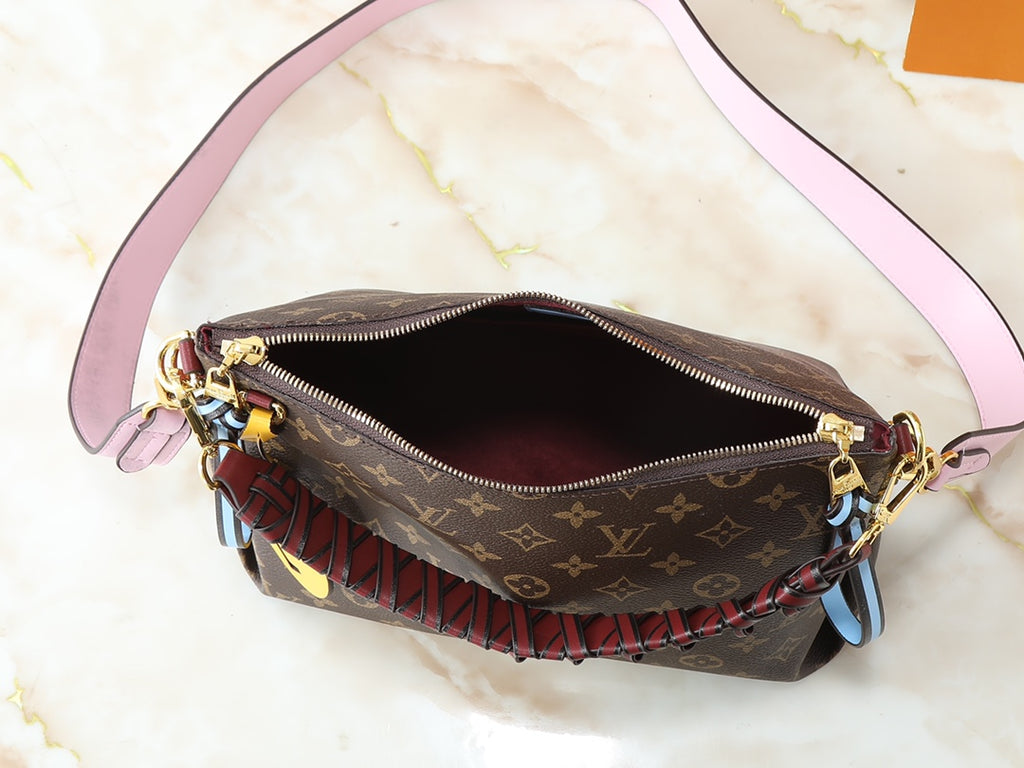 146PE79B Popular leather bag