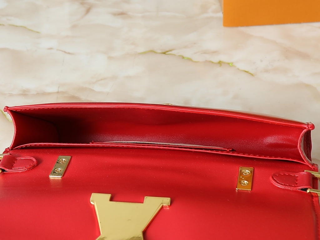 15RE145B Popular leather bag