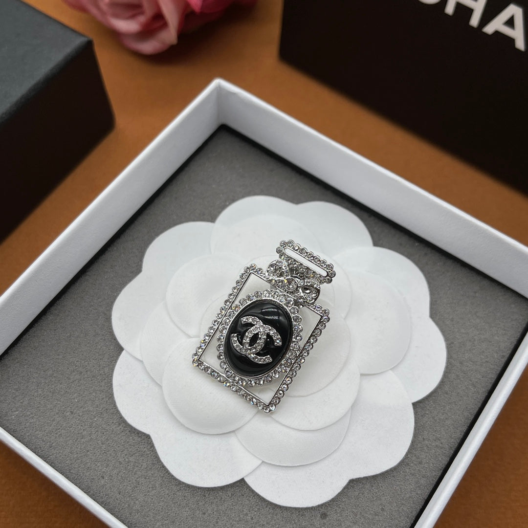 14C889X    Popular Brooch