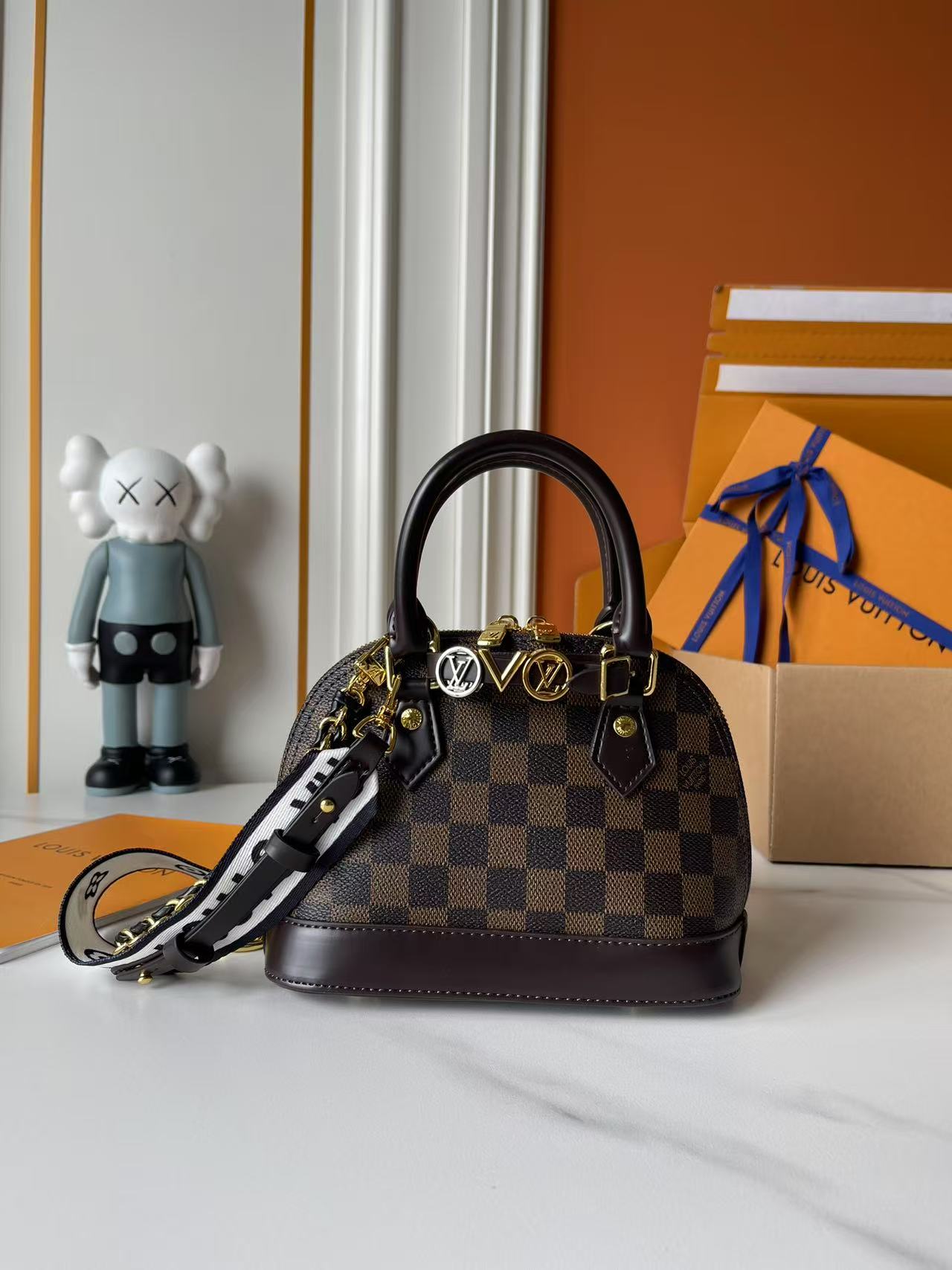 146PE95B Popular leather bag