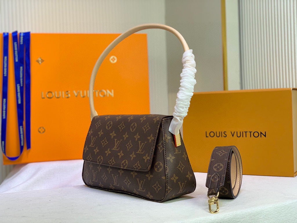 B1X66E12 Popular high-quality leather bag