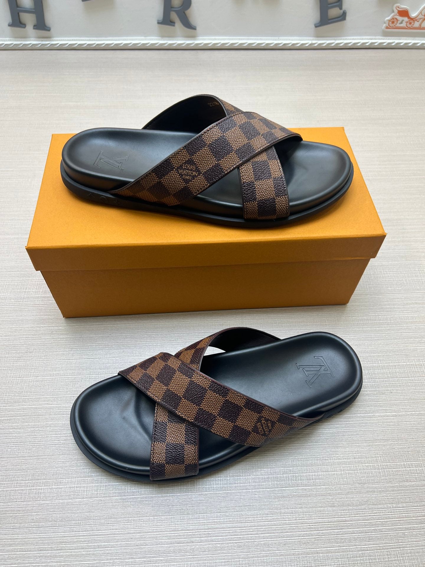 54E60Z Popular slippers