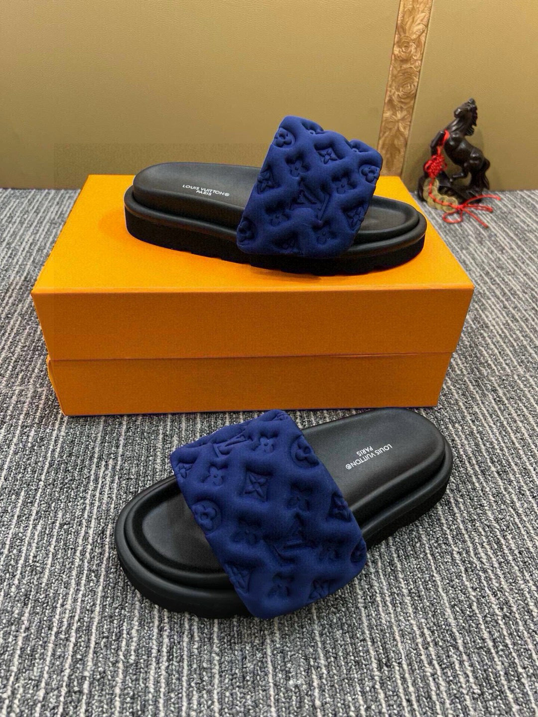 5QE13Z Popular Slippers