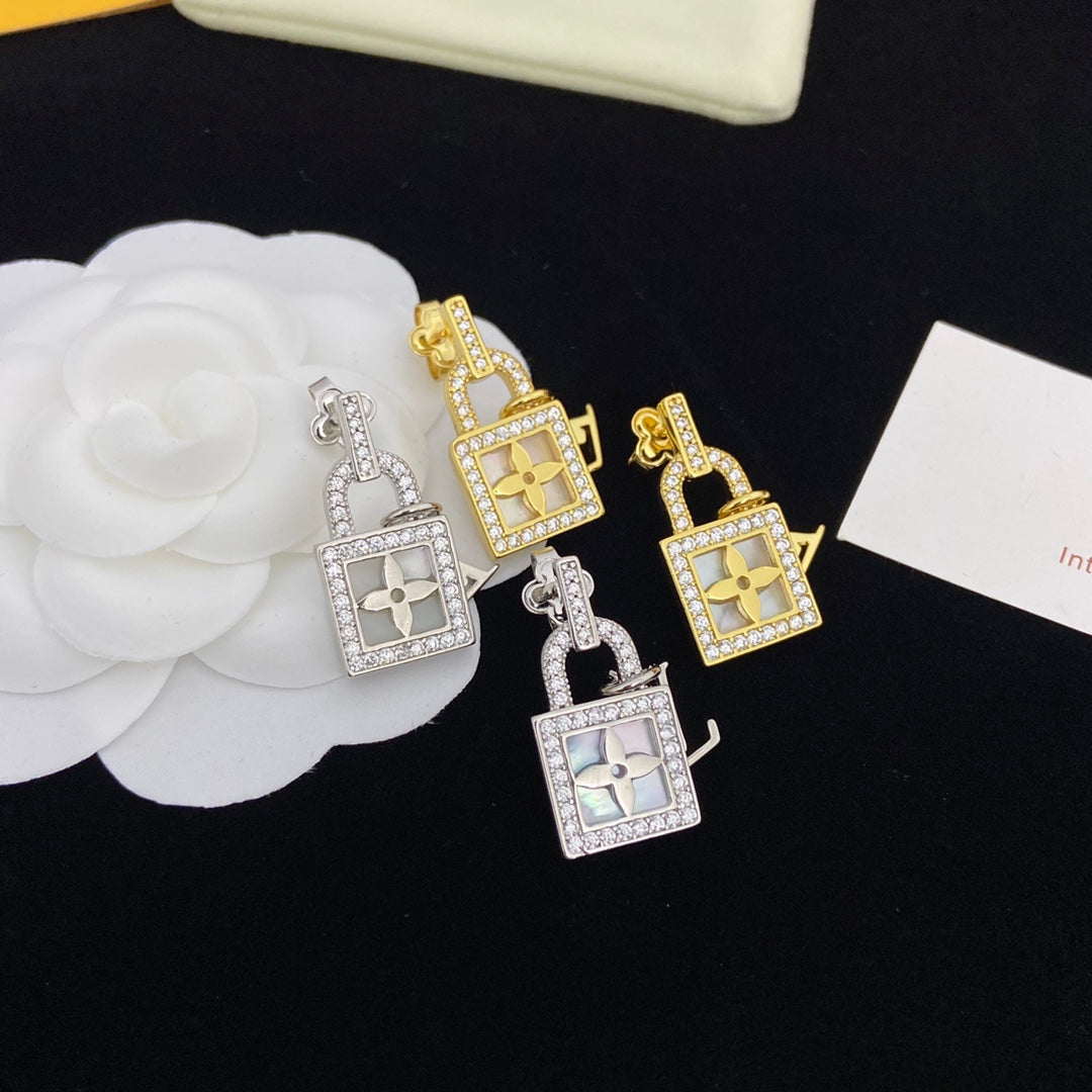 15ZE59E Popular Earrings