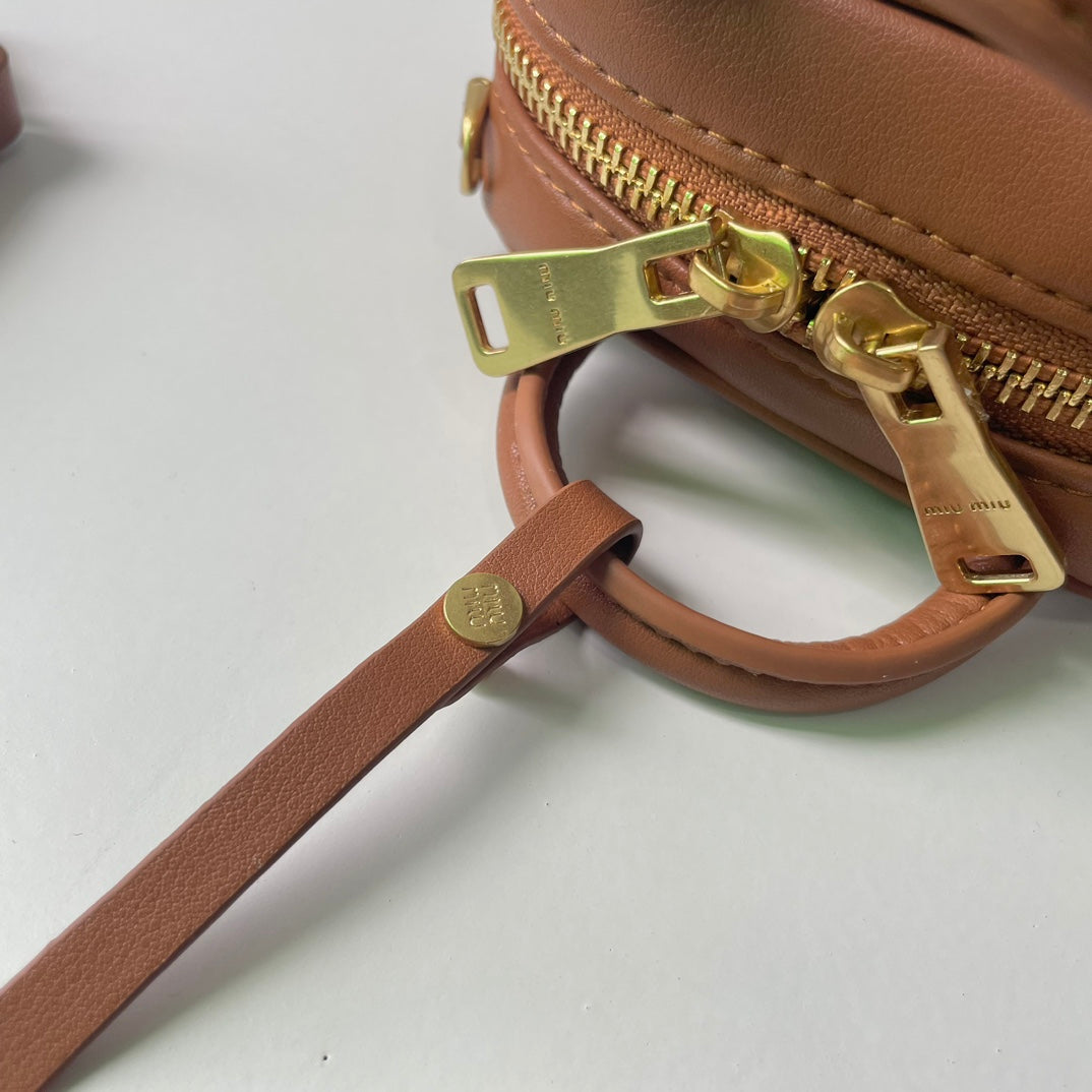 B1P46A164 Popular leather bags