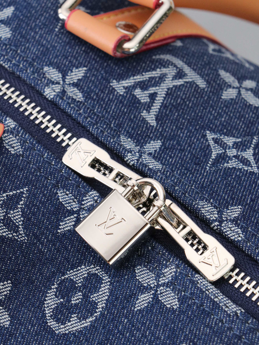 B1N66E6 Popular Luggage bags