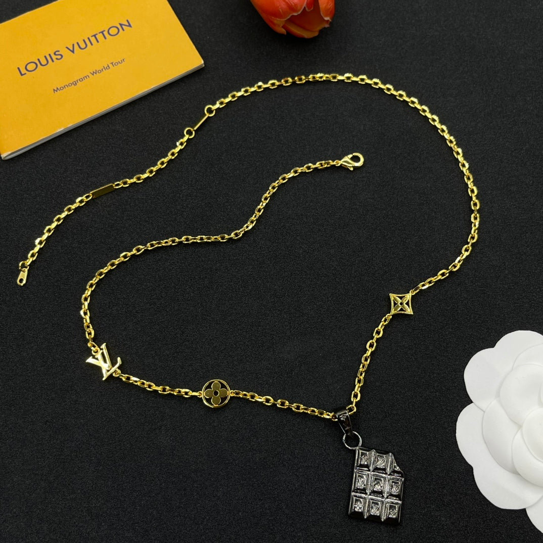 15QE129X Popular Necklace