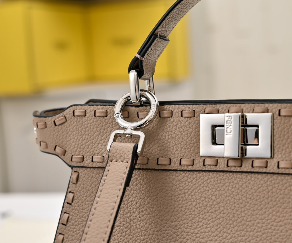 15RF136B Popular leather bag