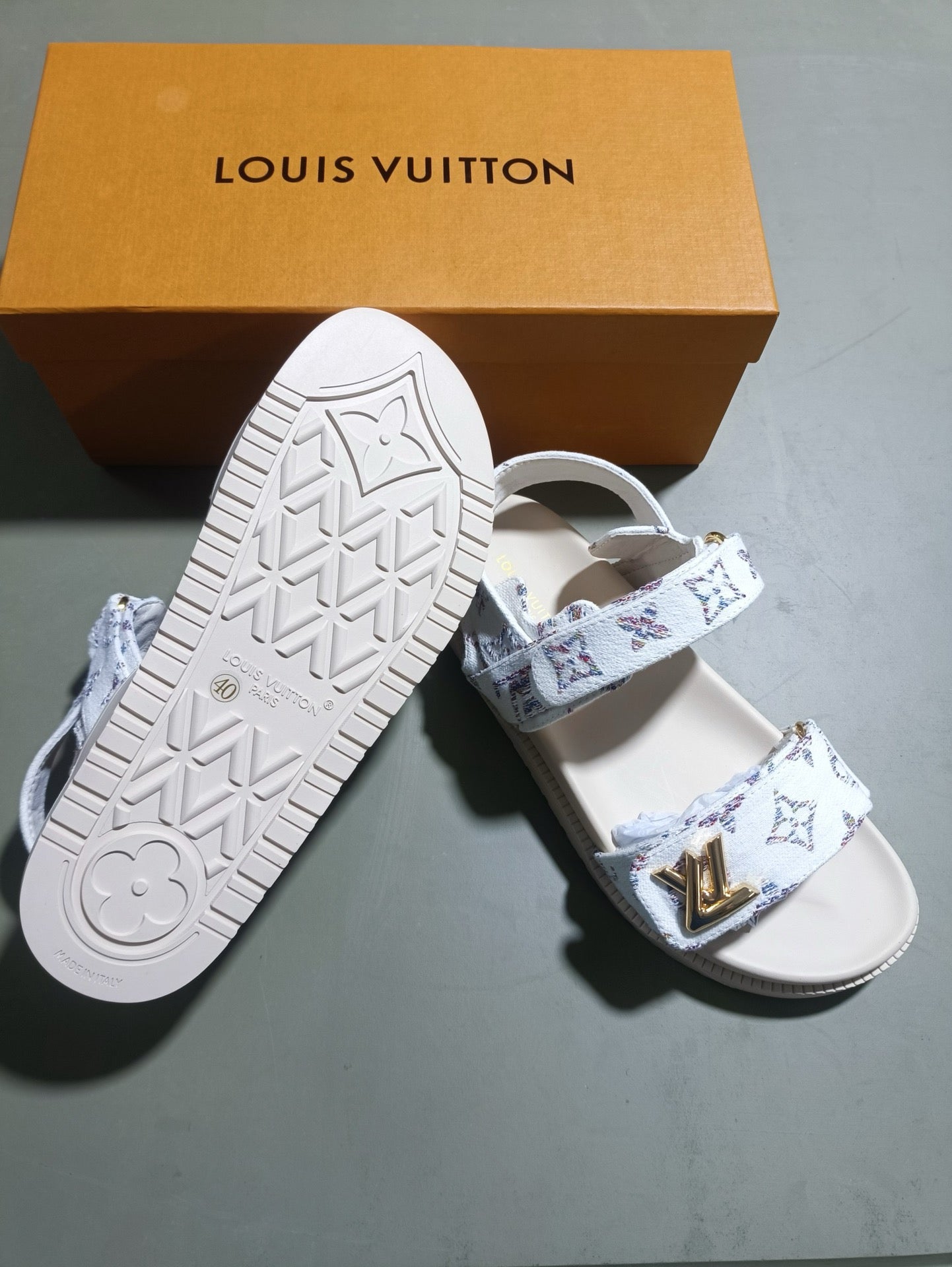 5LE211Z Popular sandals
