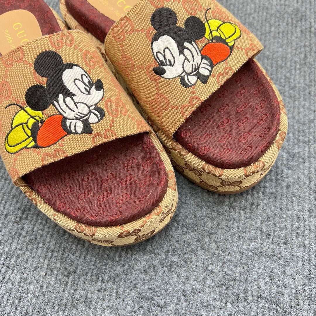 54B122Z Popular slippers  Sole thickness 5.5cm