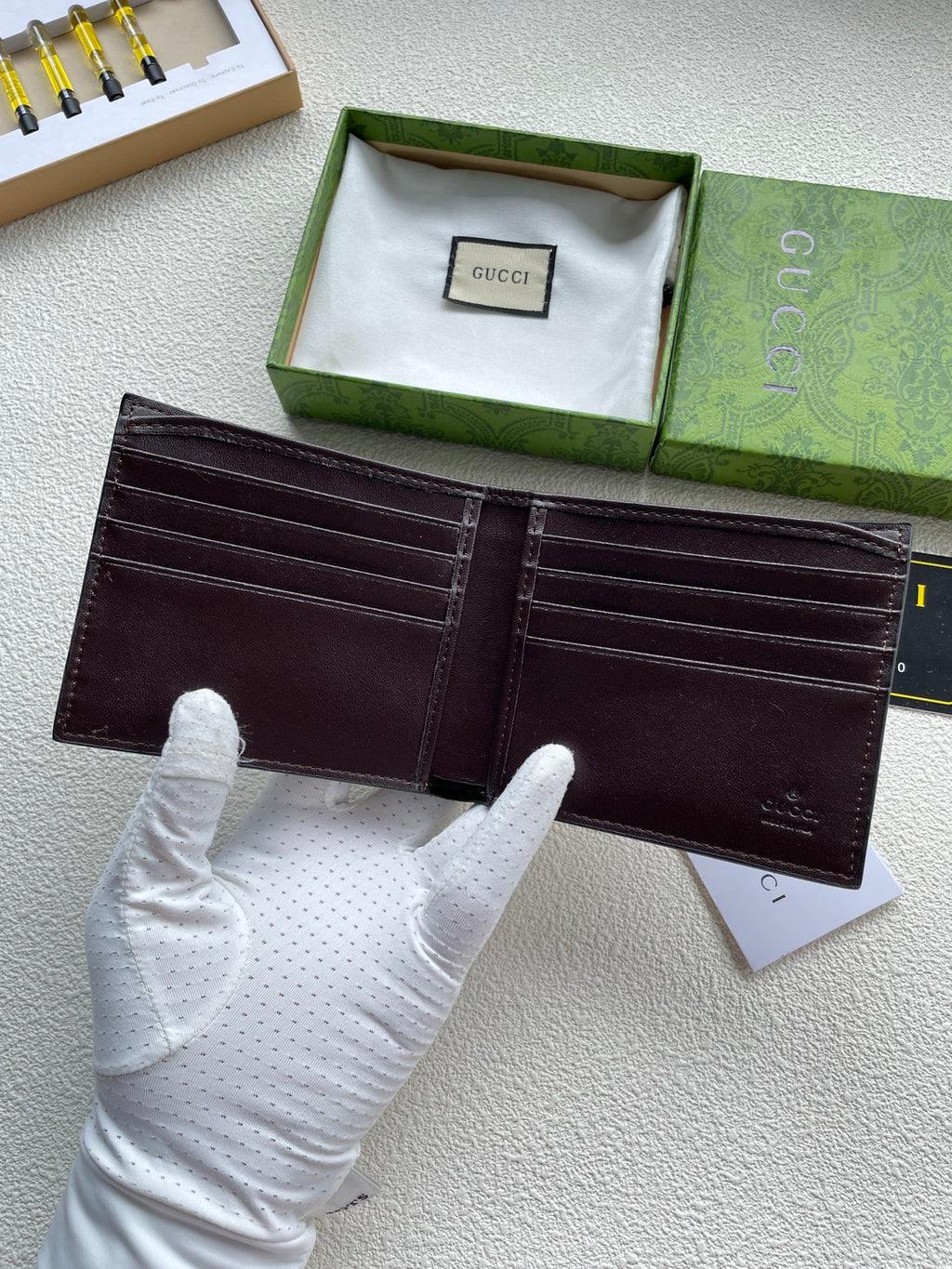 146XB9B Popular leather wallets ( with full packaging )