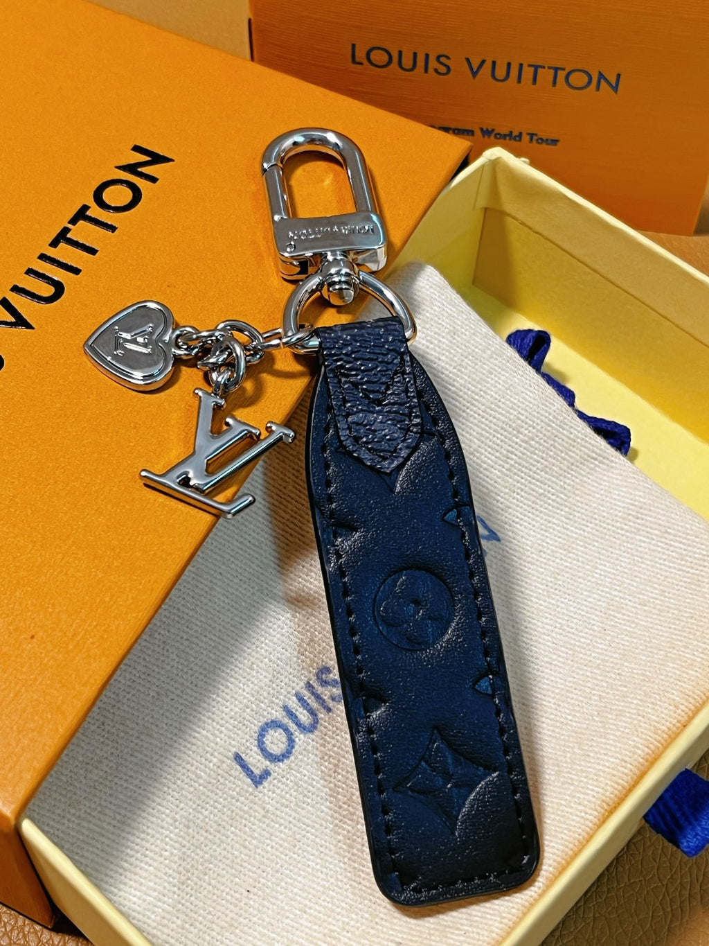 35QE8A Popular bag 's charms accessories