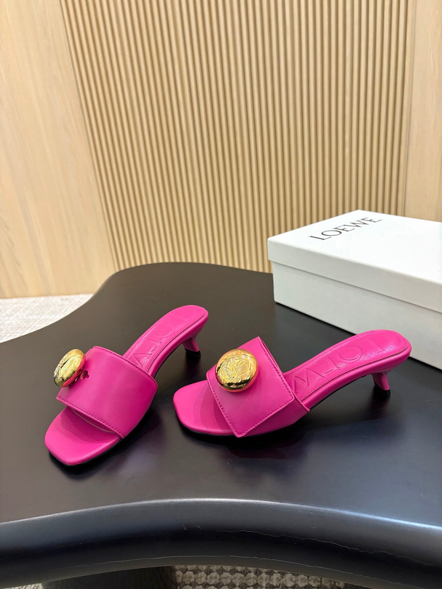 Z2X66V17 Popular high-quality leather Shoes