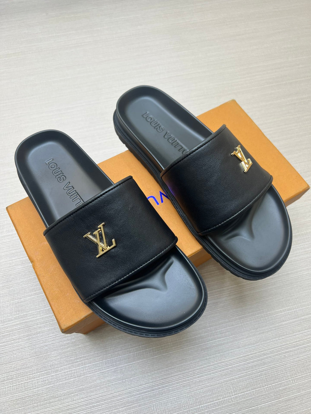 54E9Z Popular slippers