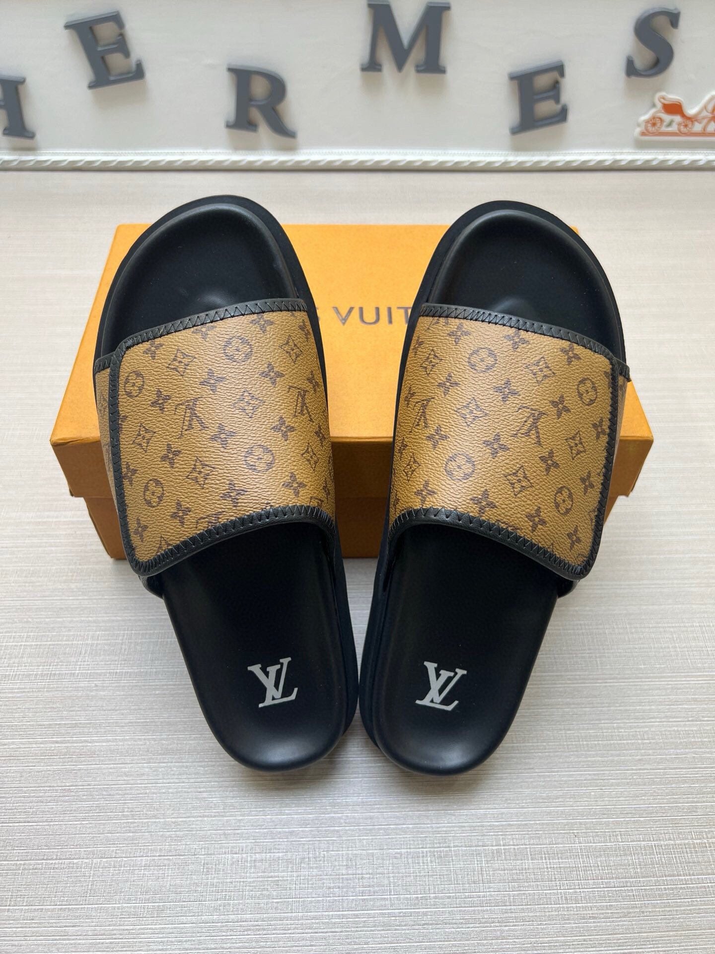 5WE246Z Popular Slippers