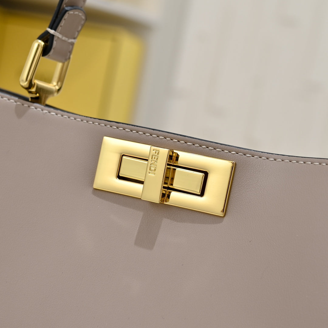 136PF98B Popular leather bag