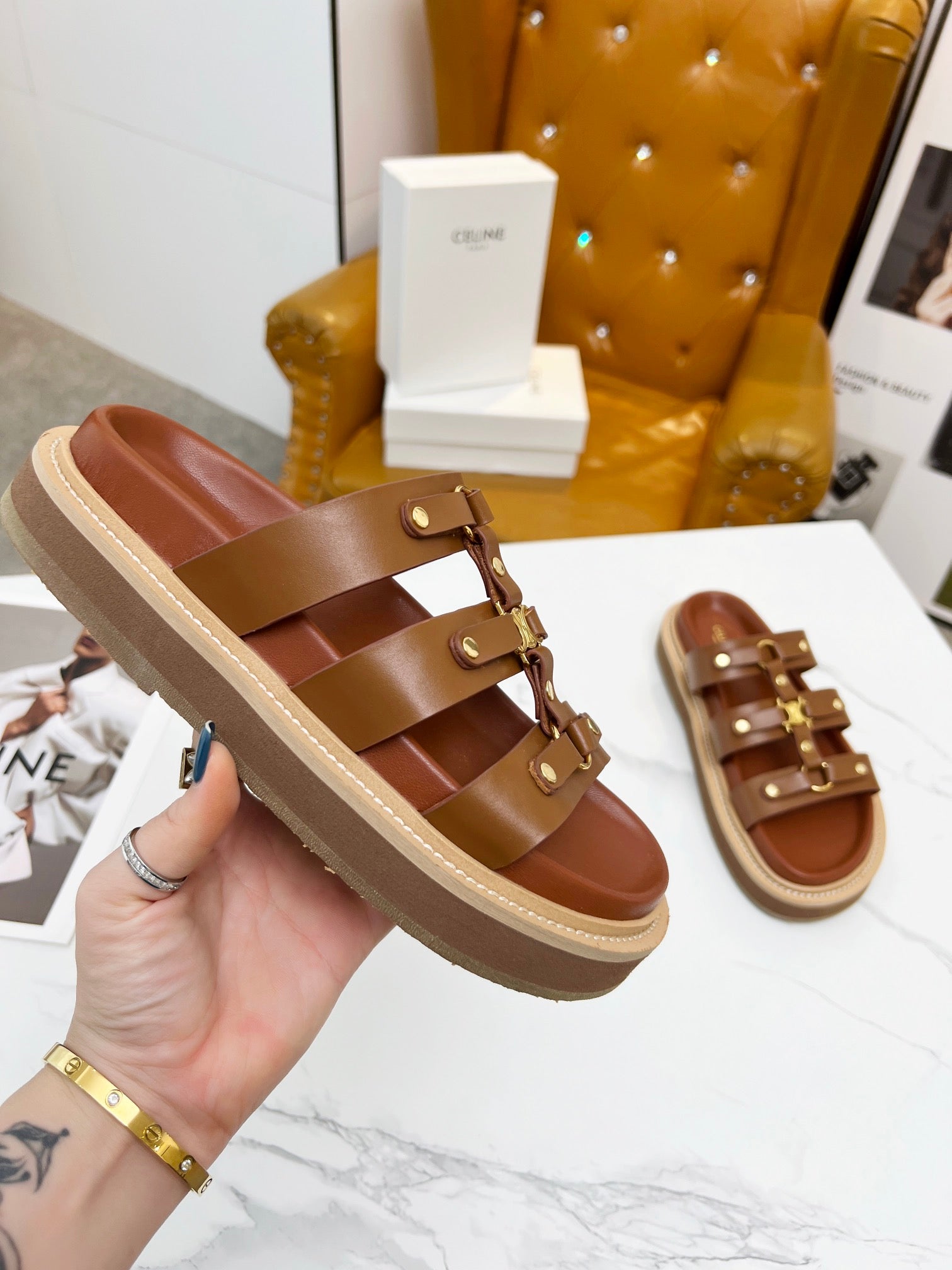 245RN1Z Popular leather shoes 