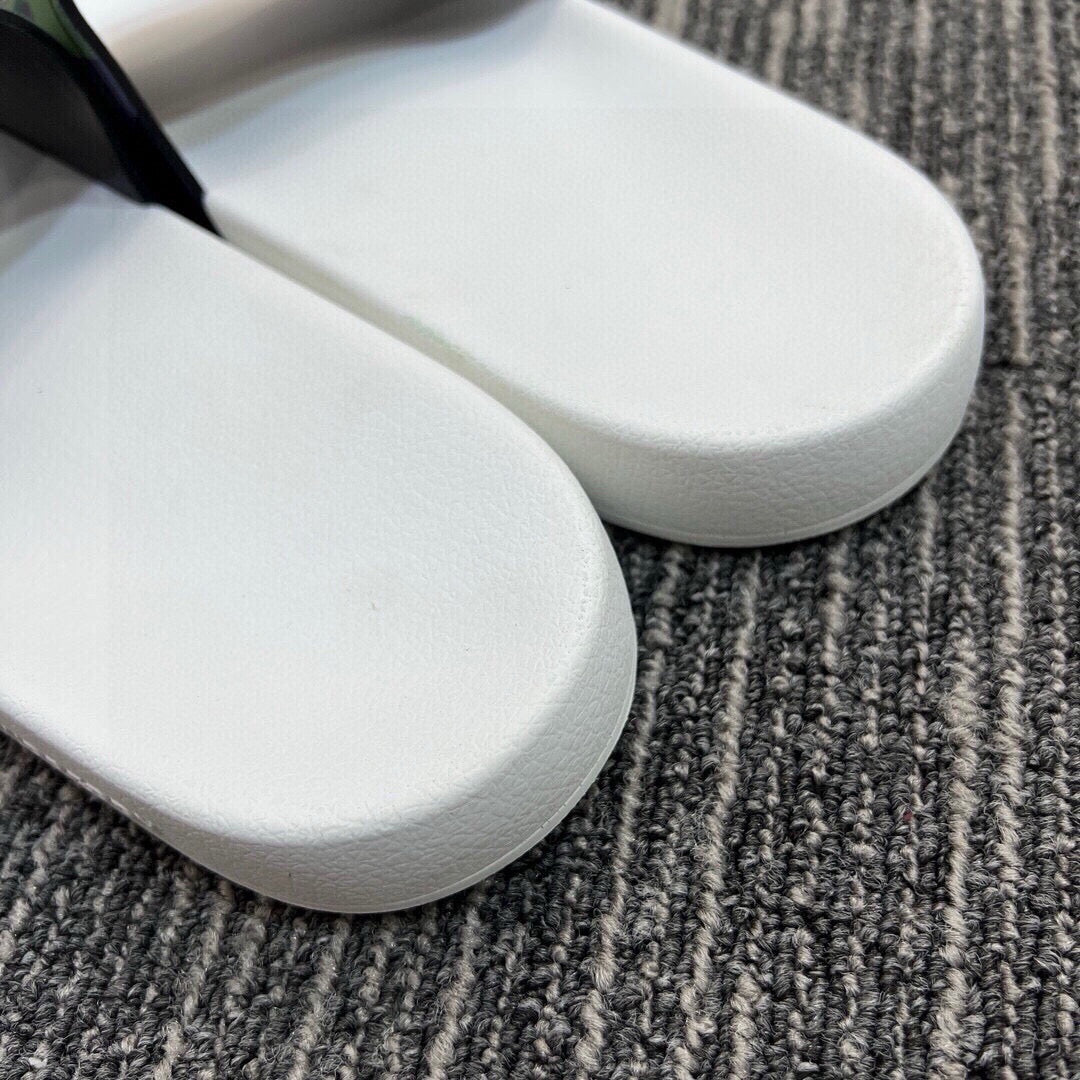 535ZR261Z Popular Slippers
