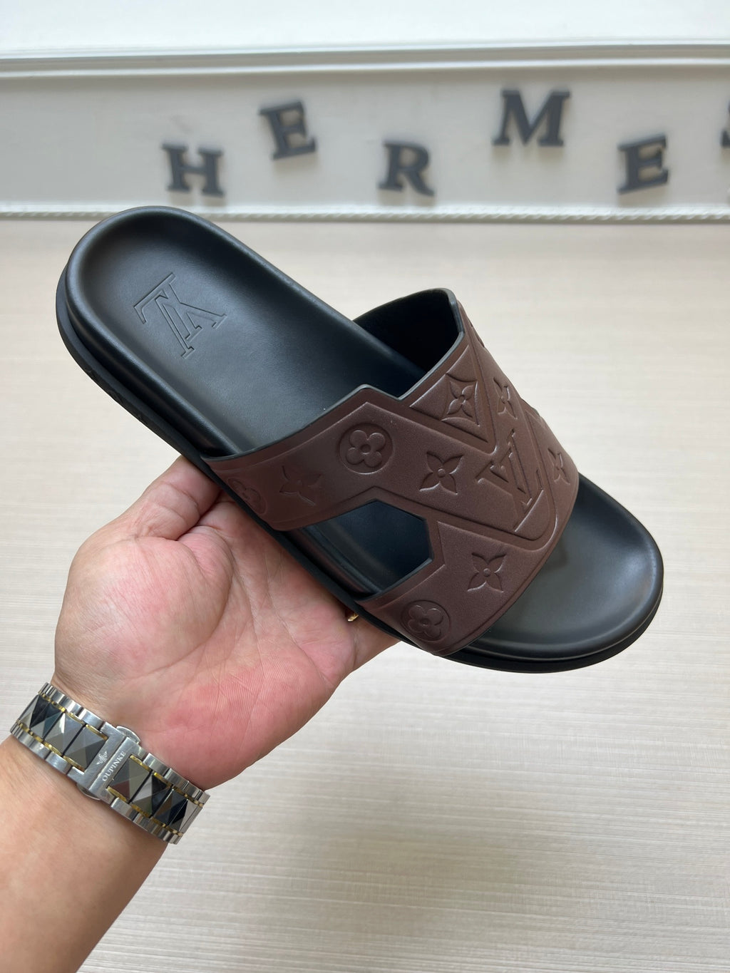 54E66Z Popular slippers