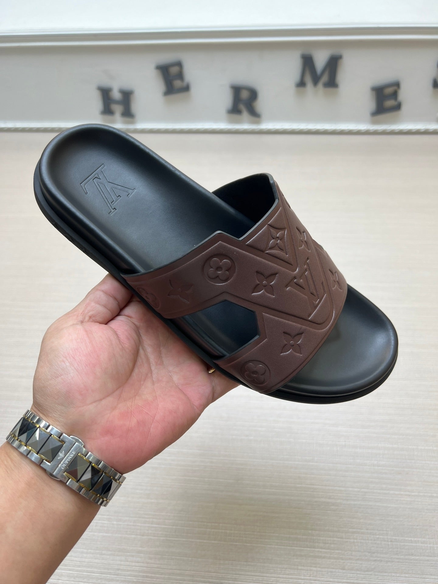 54E66Z Popular slippers