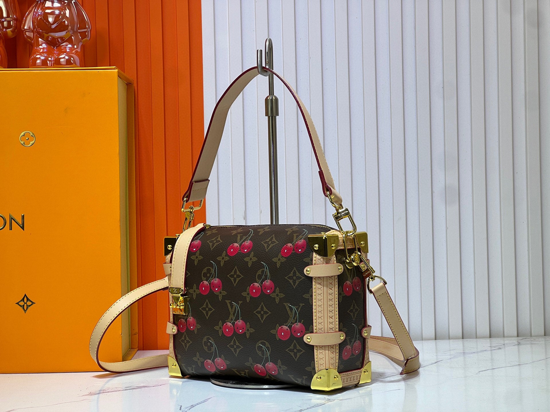 155NE18B Popular    leather bag