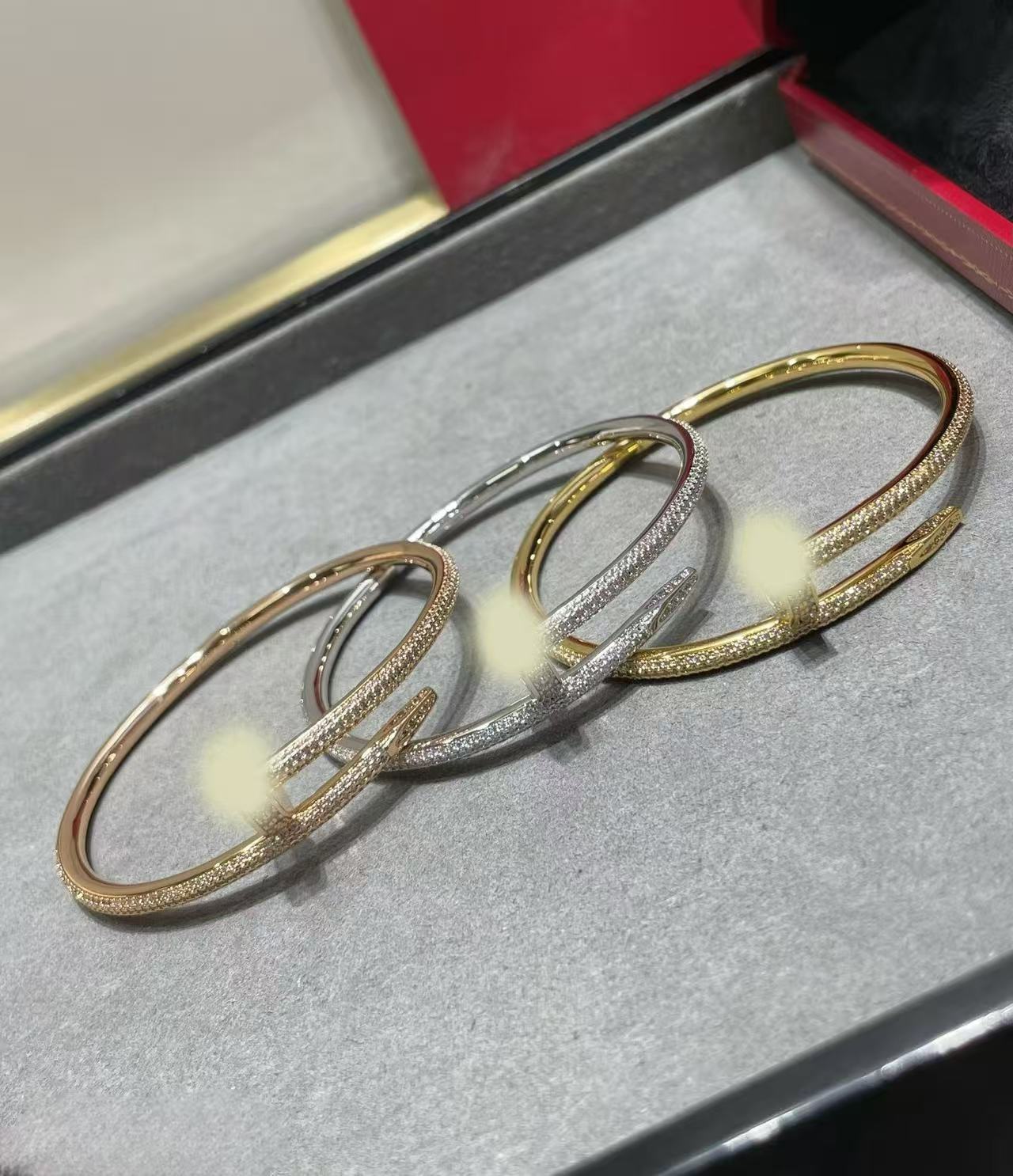 P65XK1K  Popular high quality bracelet)