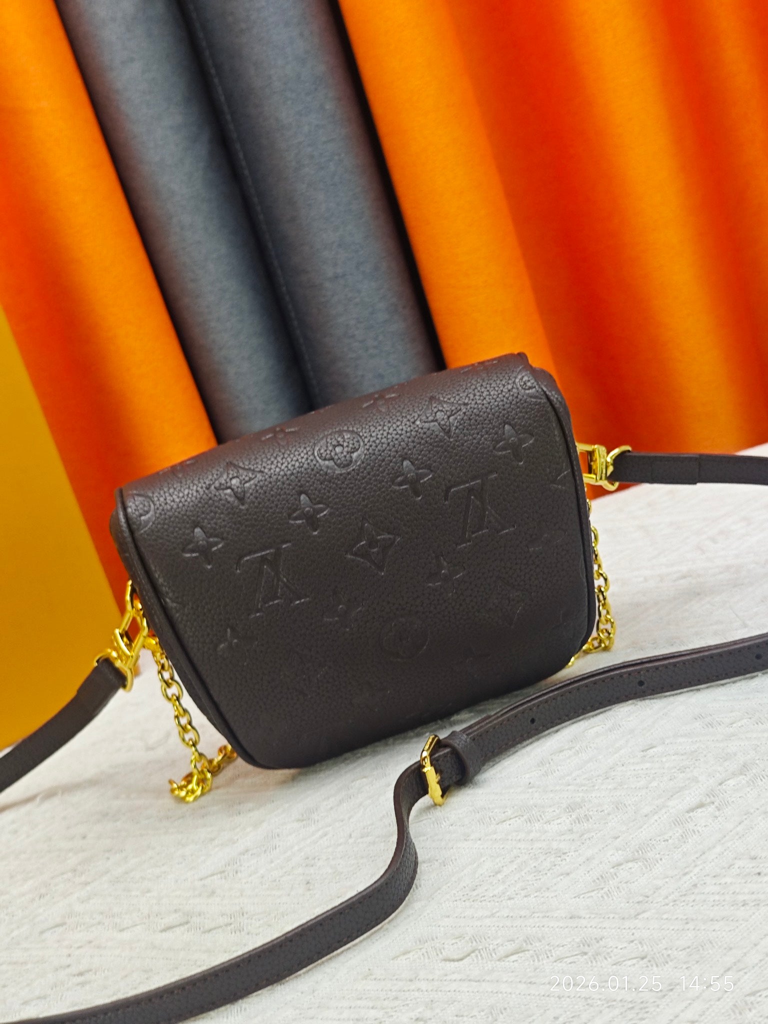 146PE75B Popular leather bag