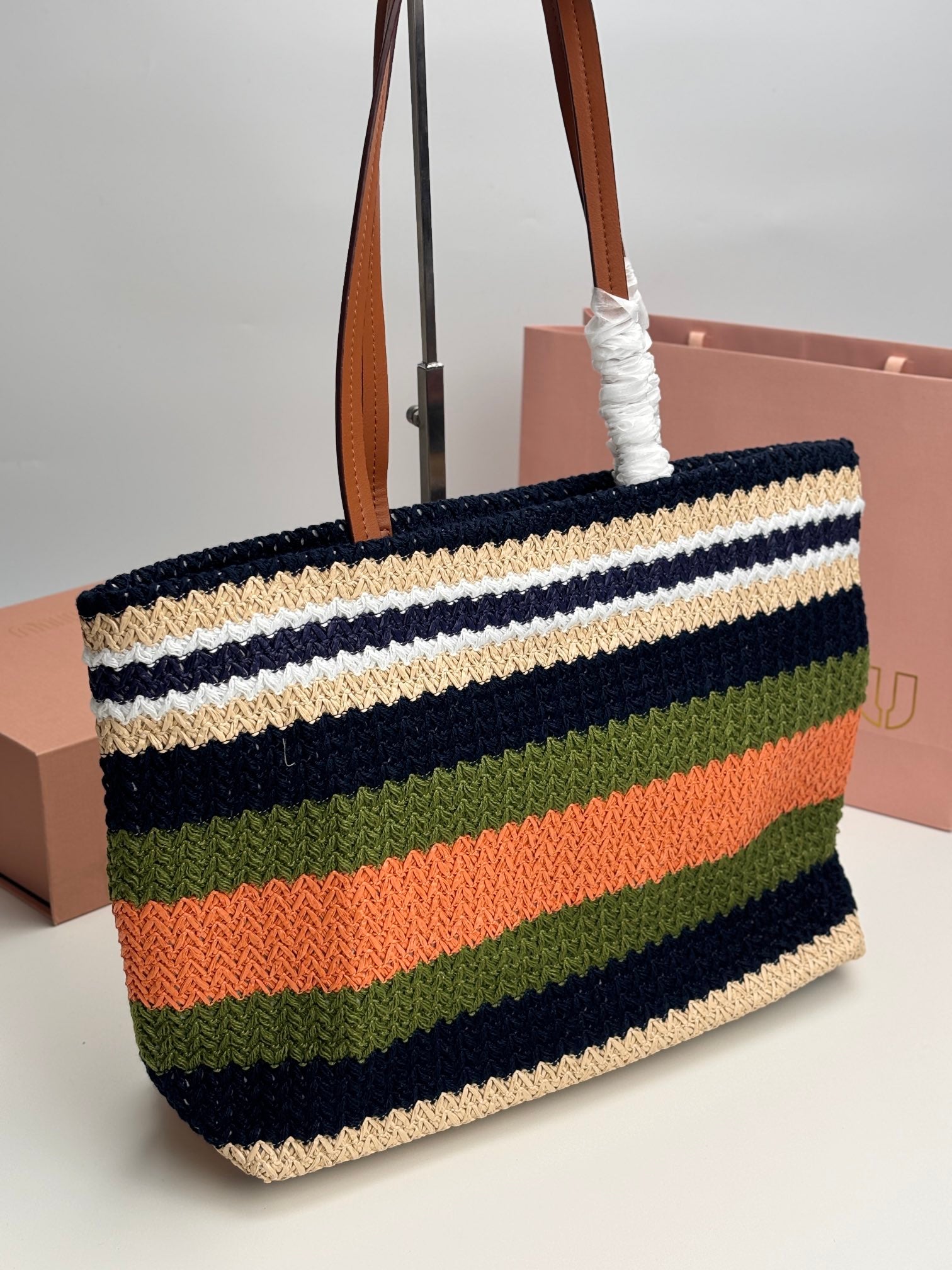 1XA78B Popular    Woven Bag