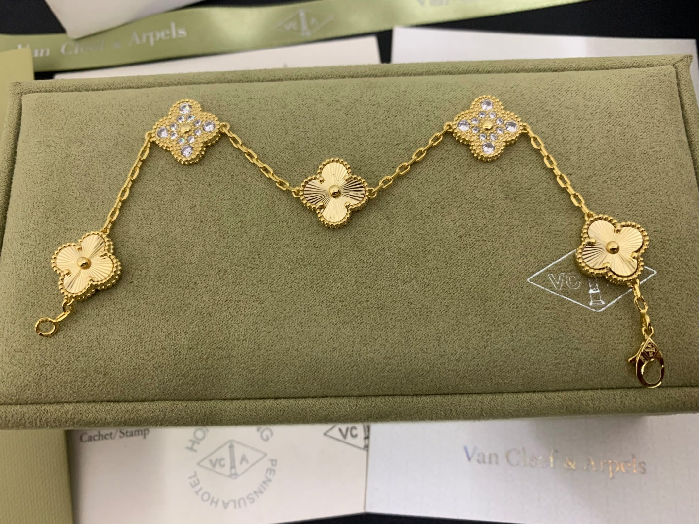 5XVA201K  Popular bracelets 5 flowers normal size1.5cm flower