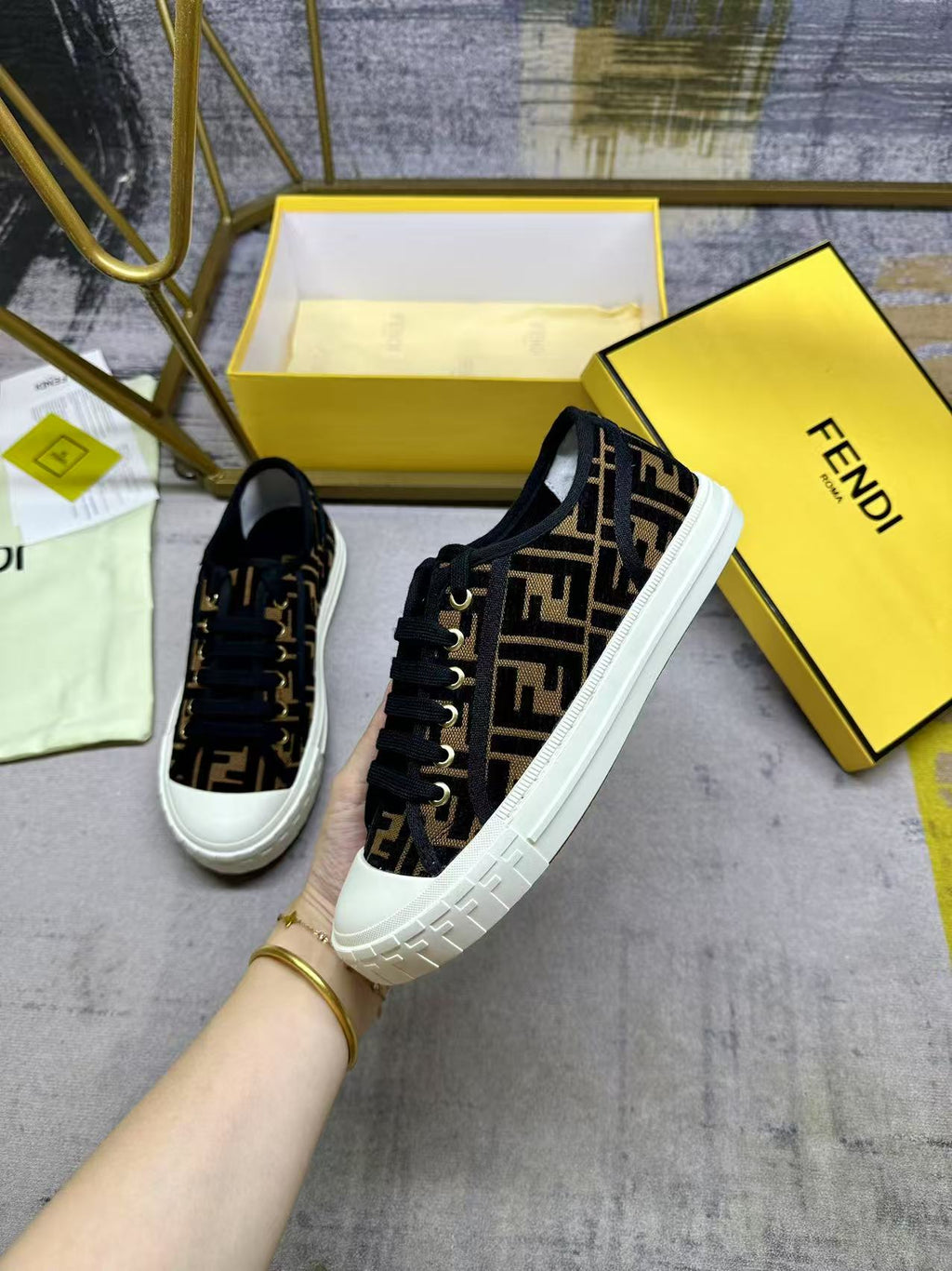 2105QF186Z Popular high-quality  shoes