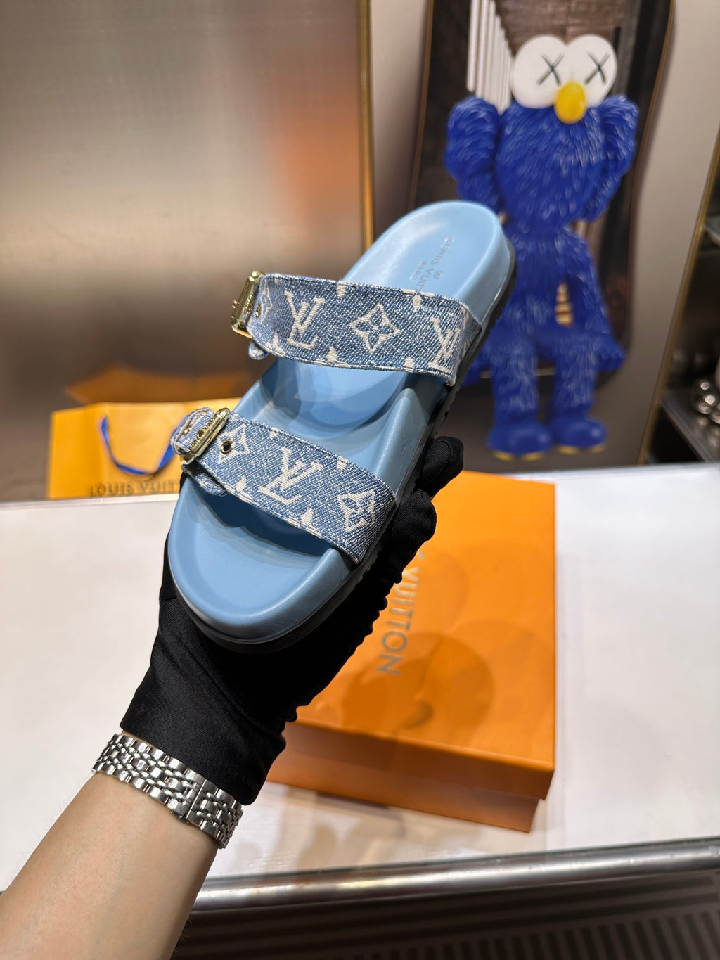 14E10Z Popular sandals