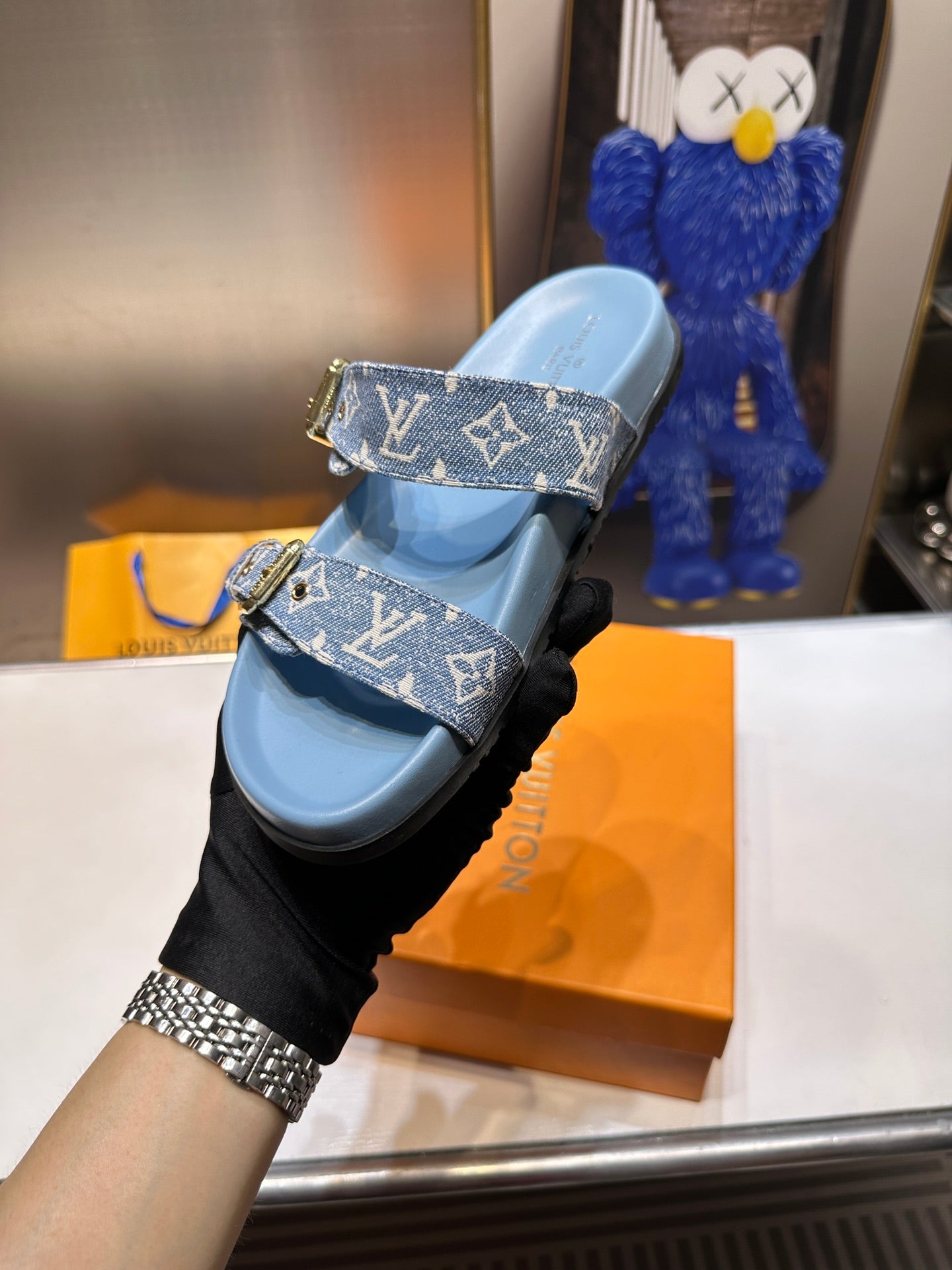 14E10Z Popular sandals