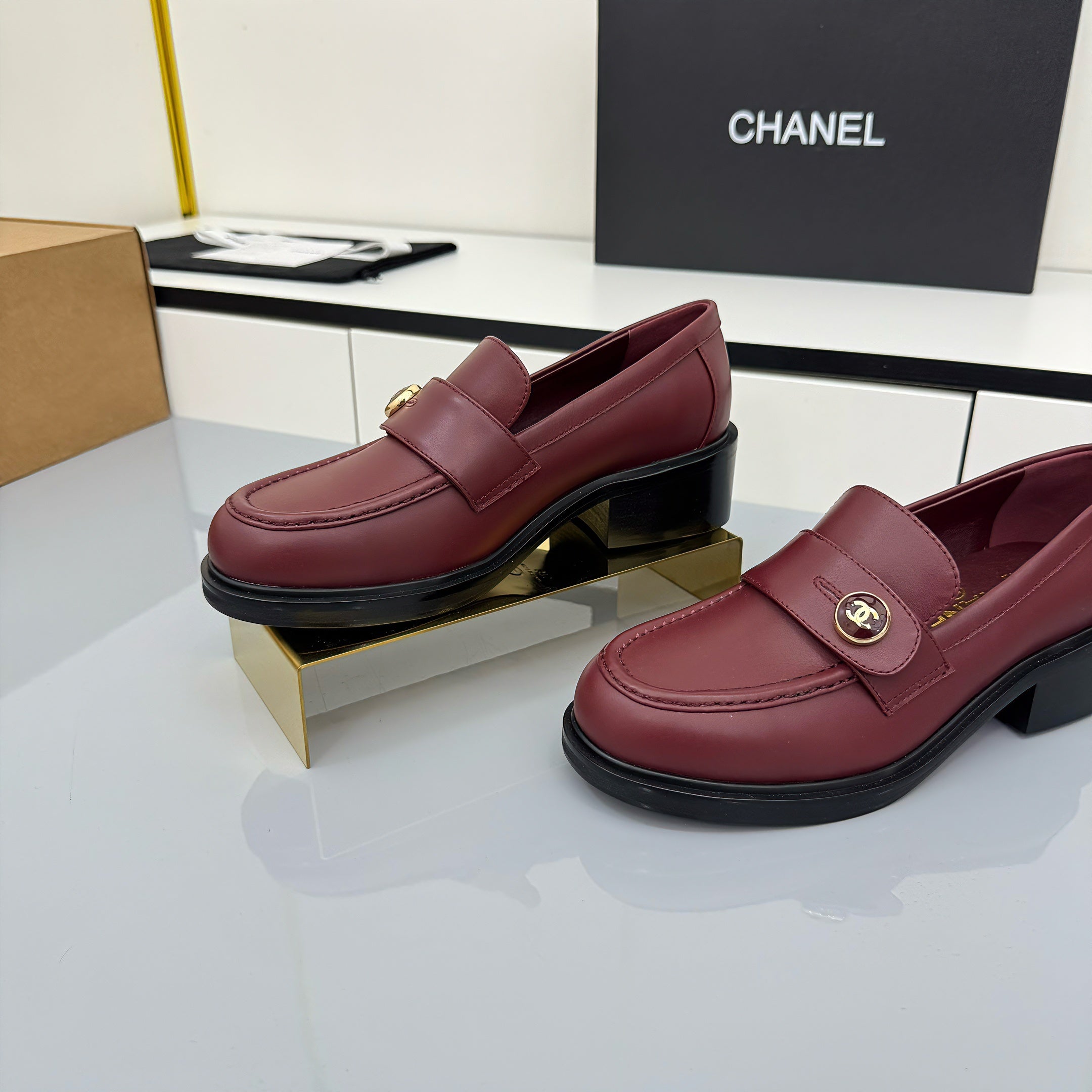 2105QC389Z Popular high-quality leather Shoes