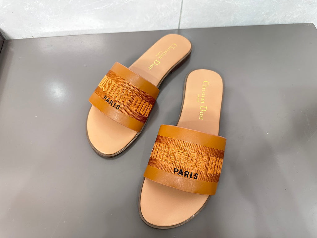 14D32Z Popular slippers