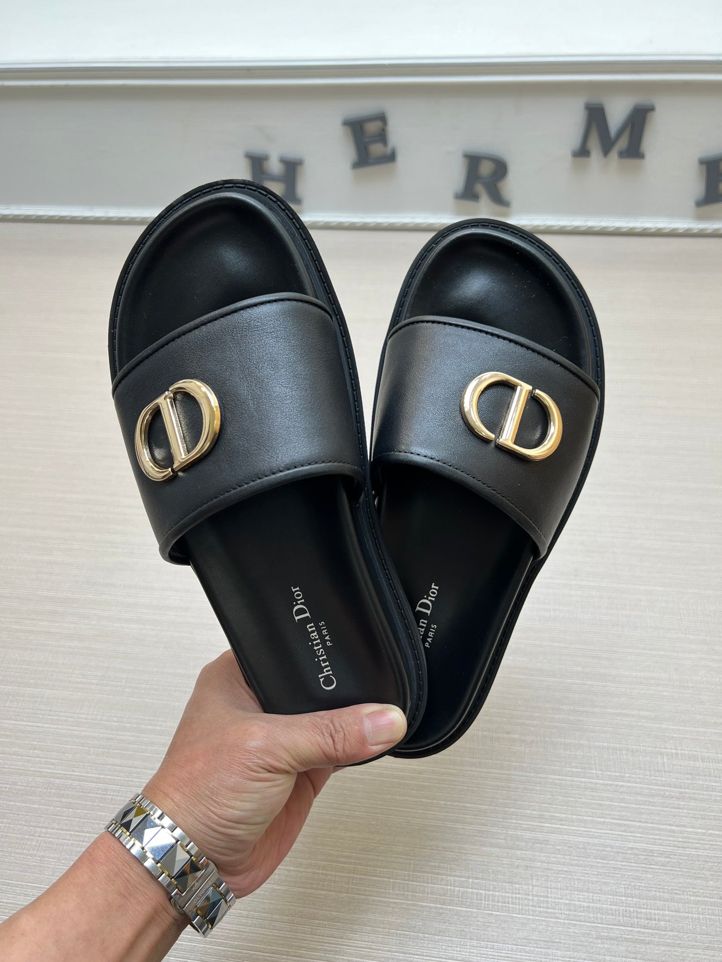54D115Z Popular slippers
