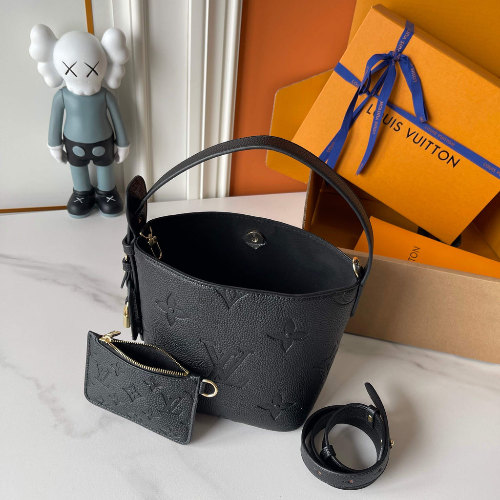 155NE78B Popular   leather bag