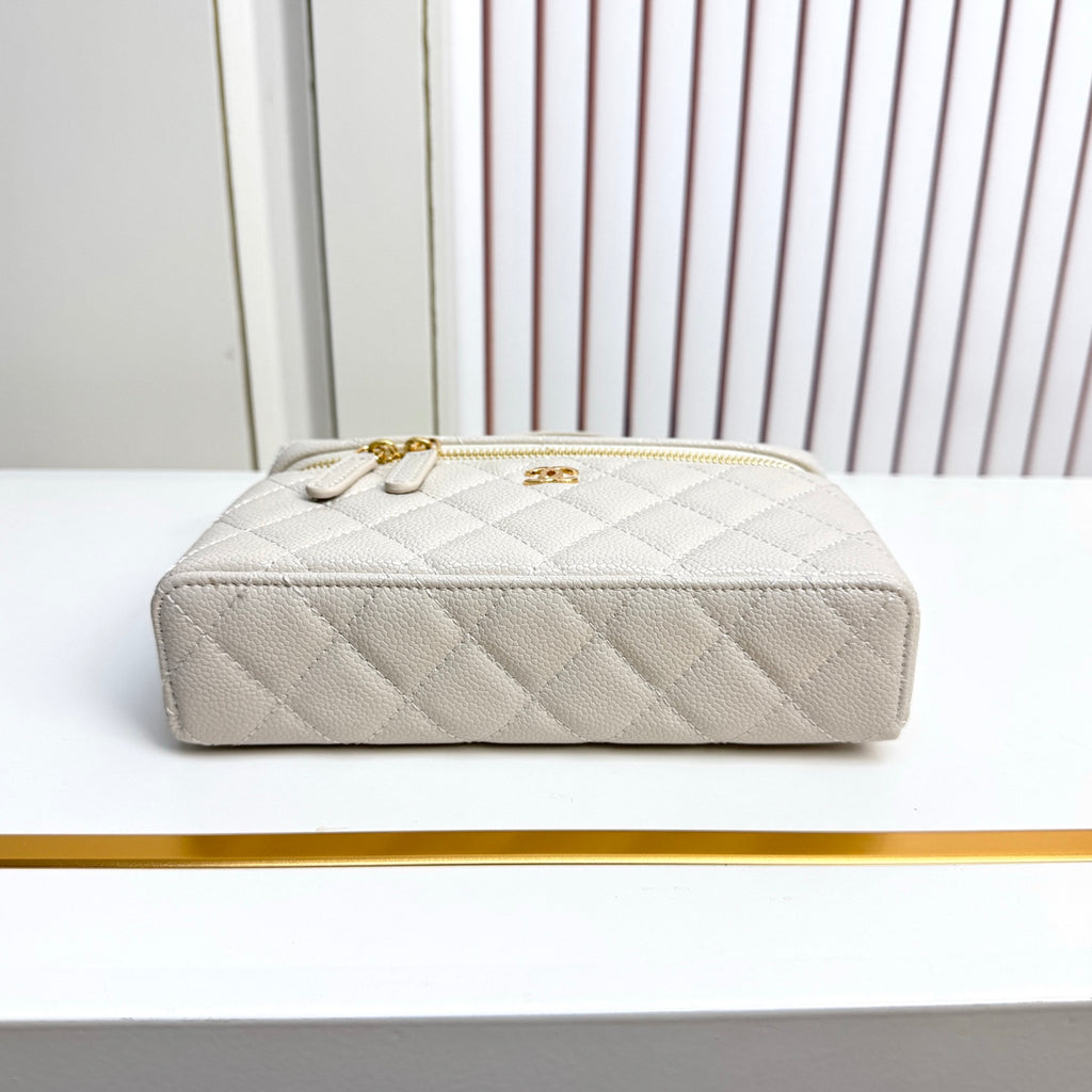 B1X66C19  Popular leather bag