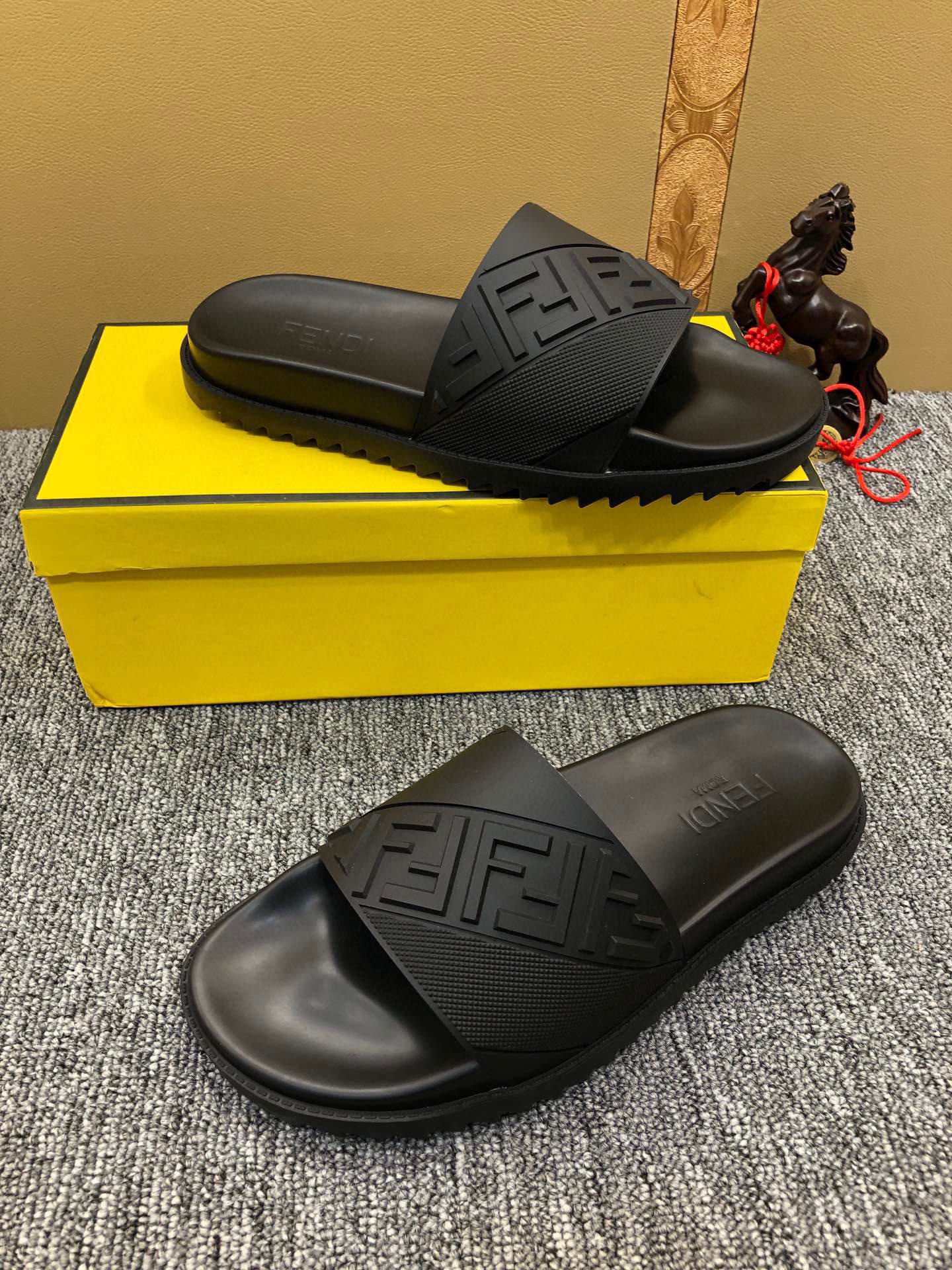5XF108Z Popular Slippers