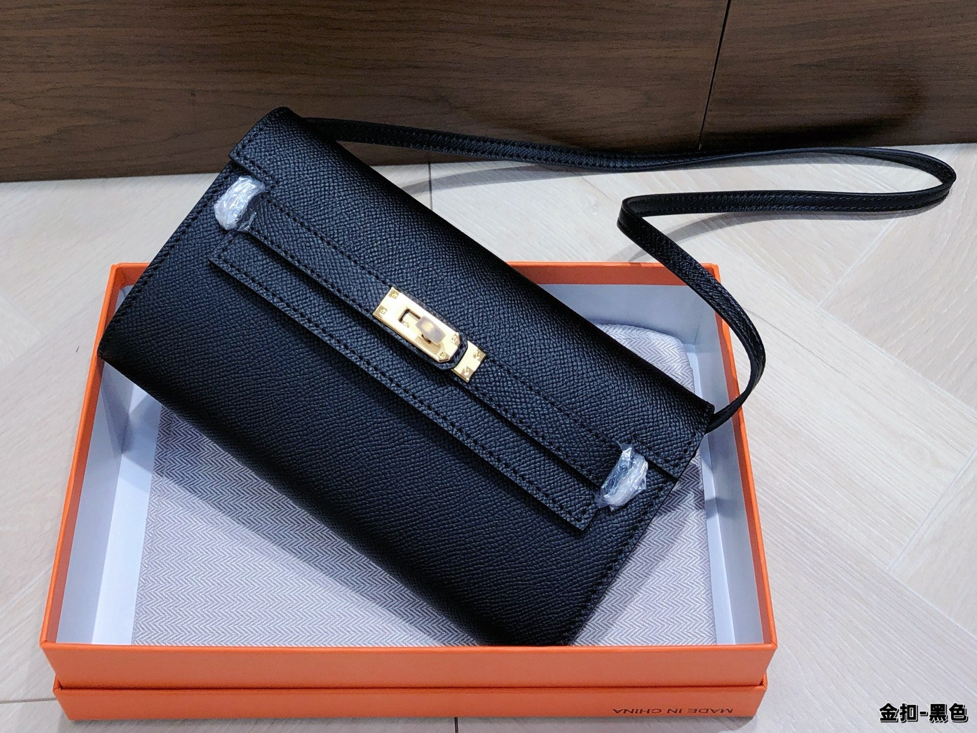 B1X66H11 Popular high-quality leather bag