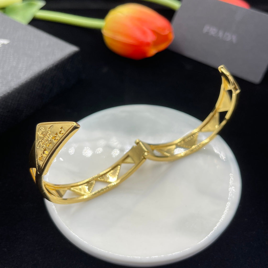 1YPD72K  Popular Bracelets