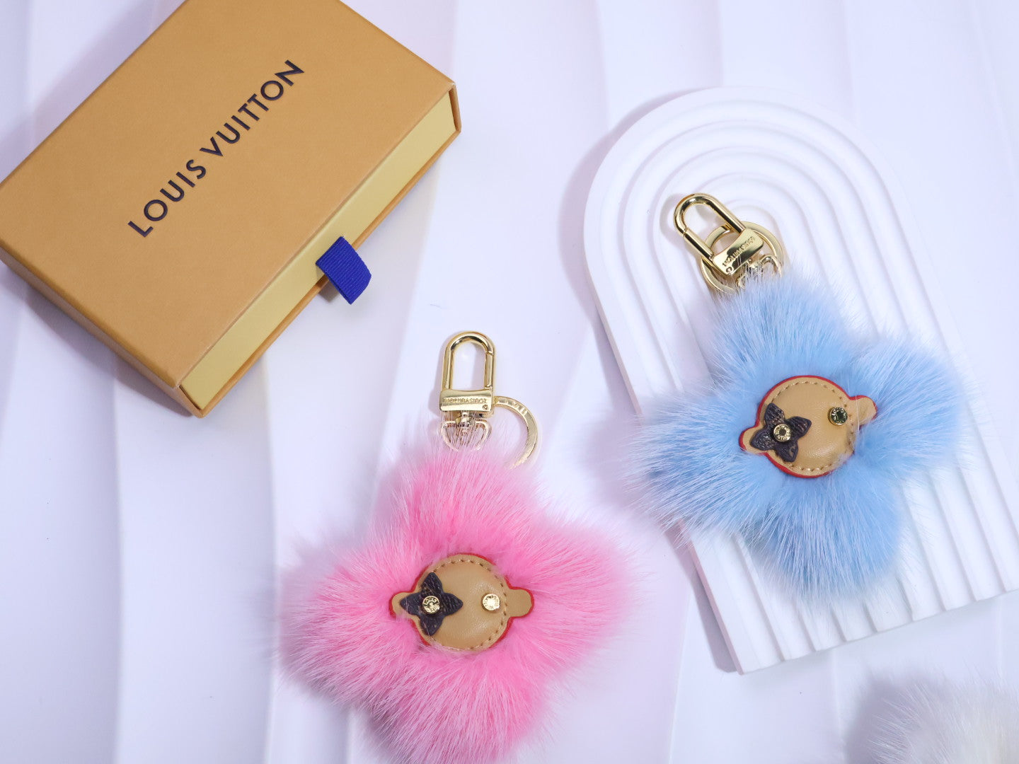 35QE26A Popular bag 's charms accessories