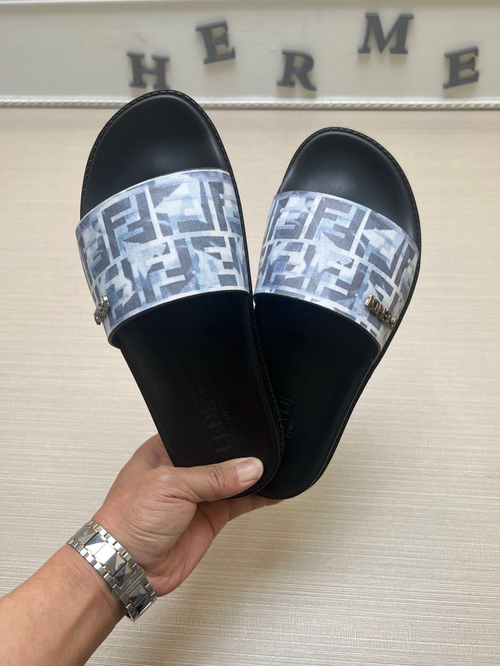54F15Z Popular slippers
