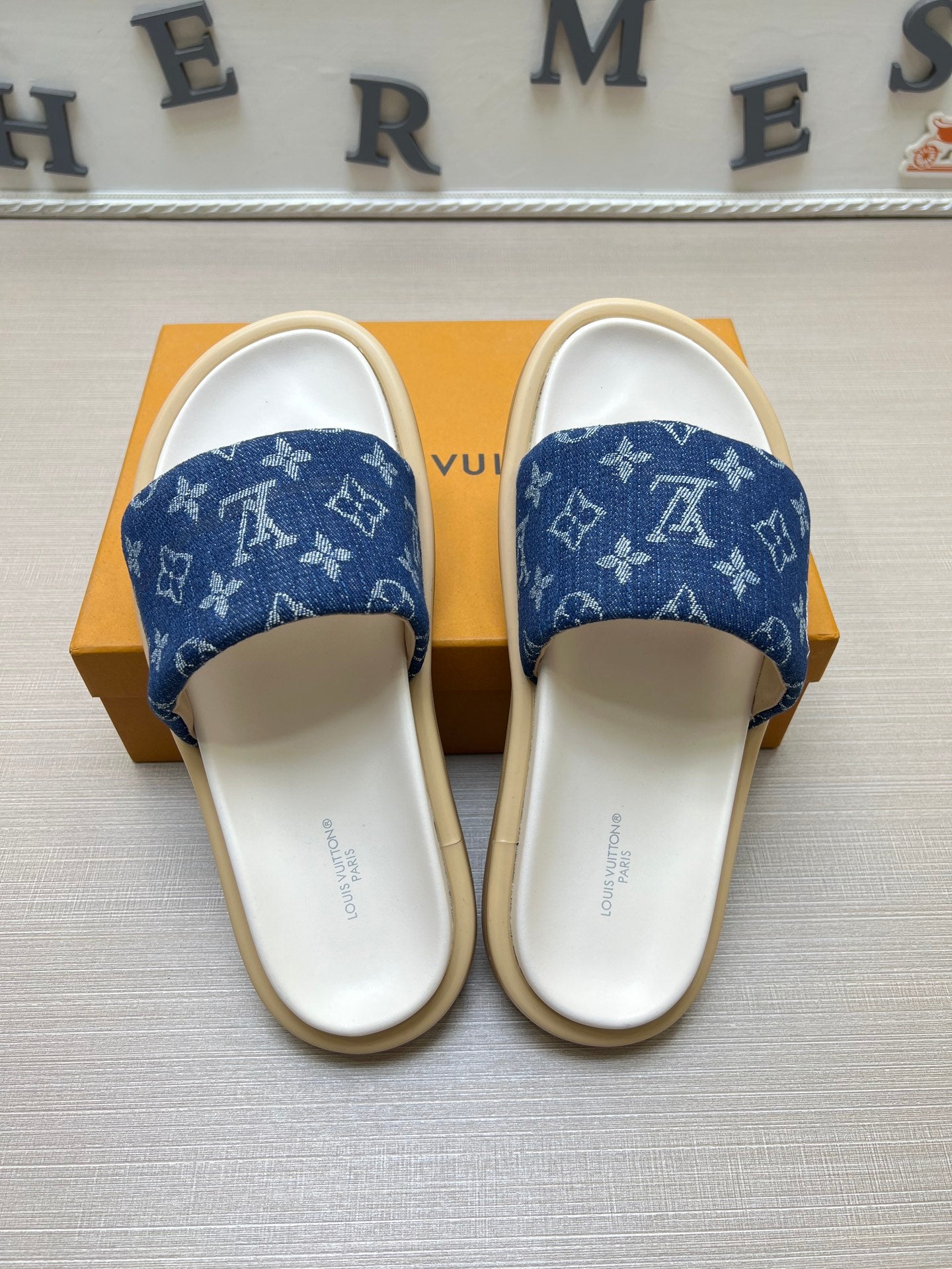 535ZE302Z Popular Slippers