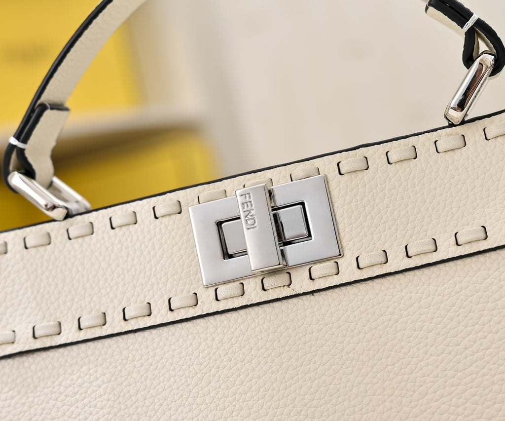 15RF137B Popular leather bag