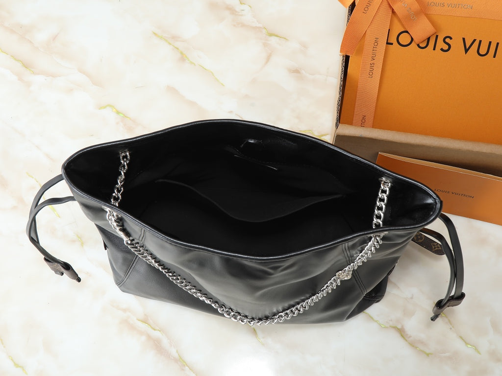 146PE16B Popular leather bag