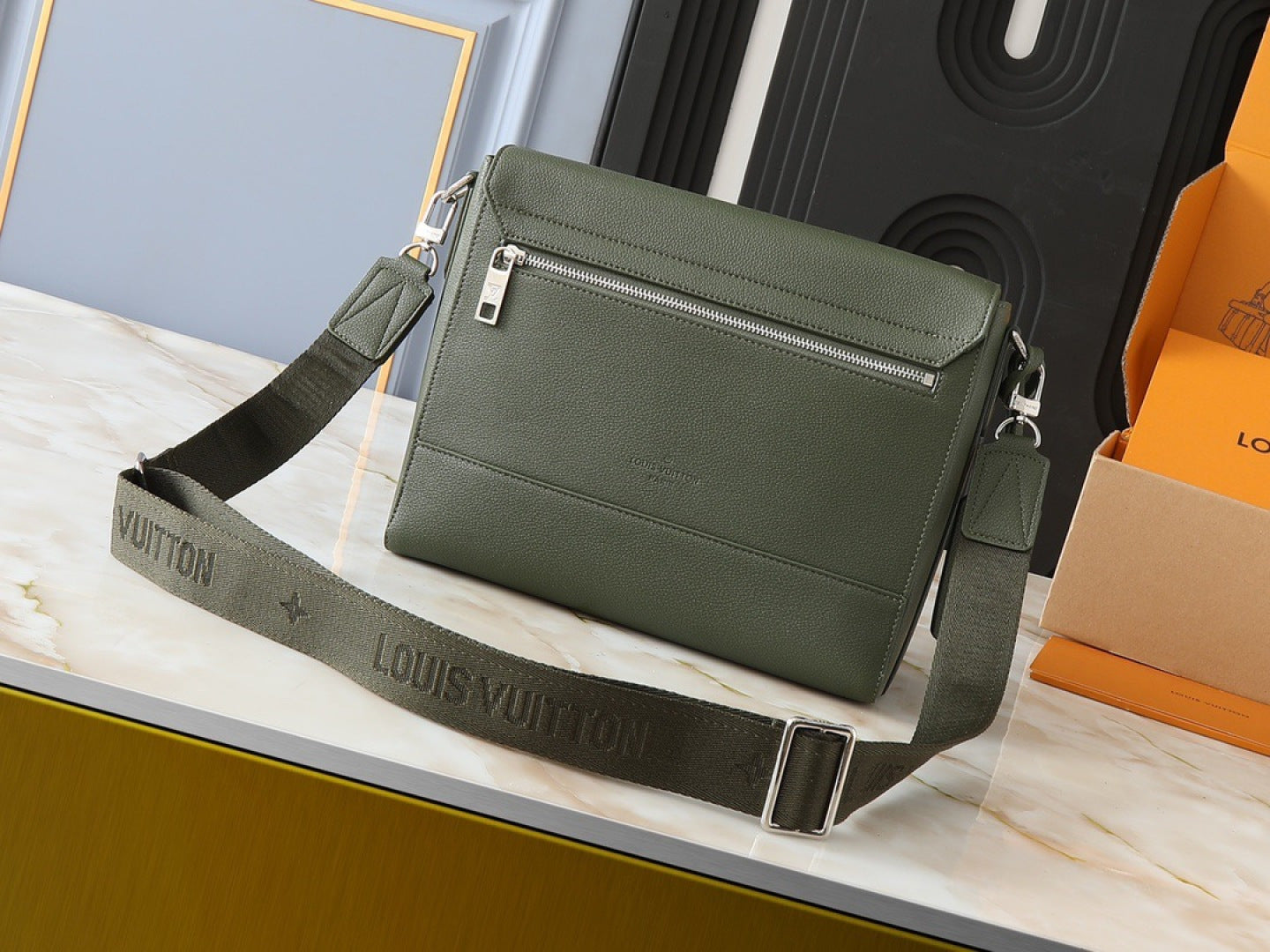 136PE78B Popular leather bag
