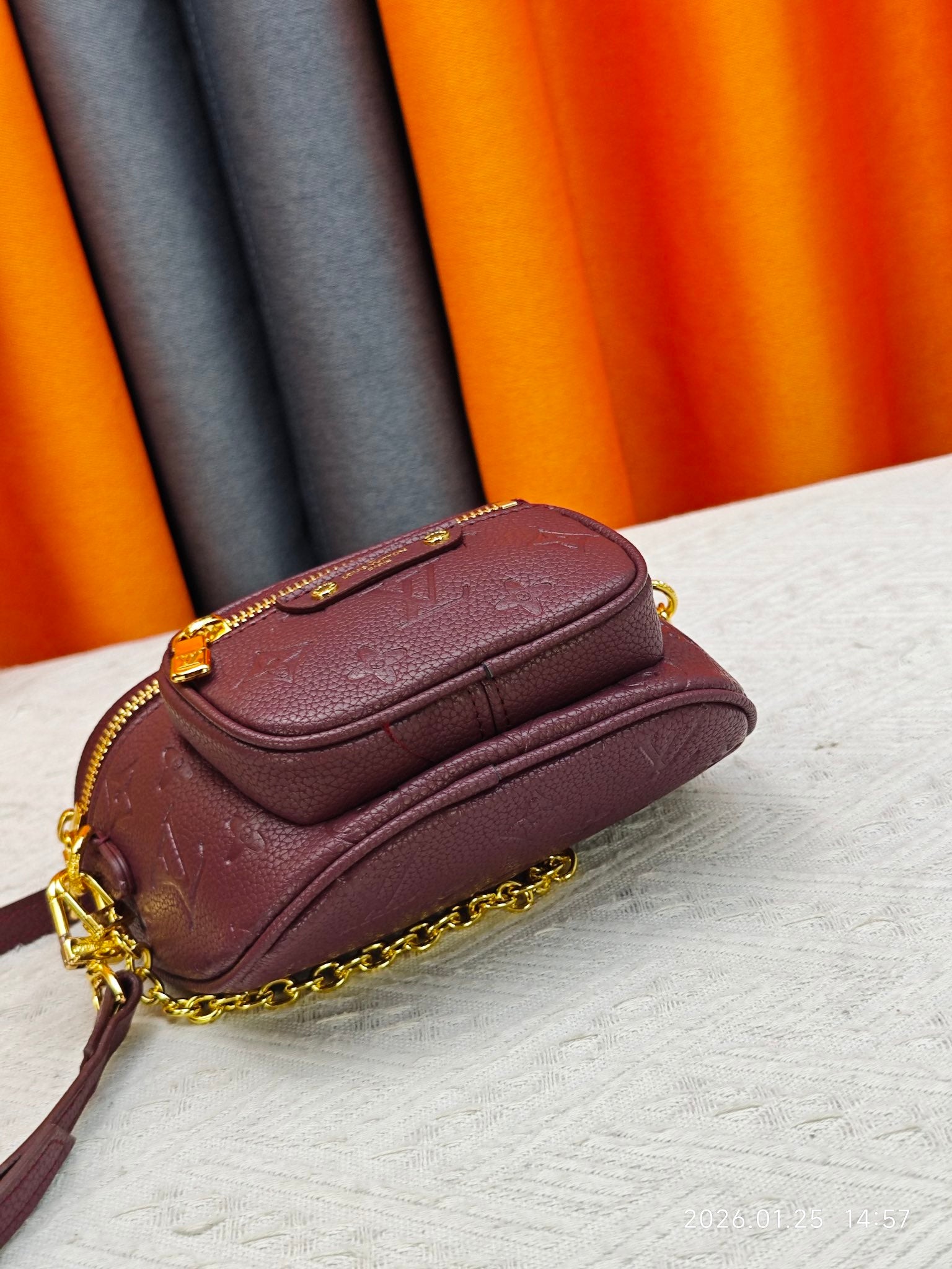 146PE75B Popular leather bag