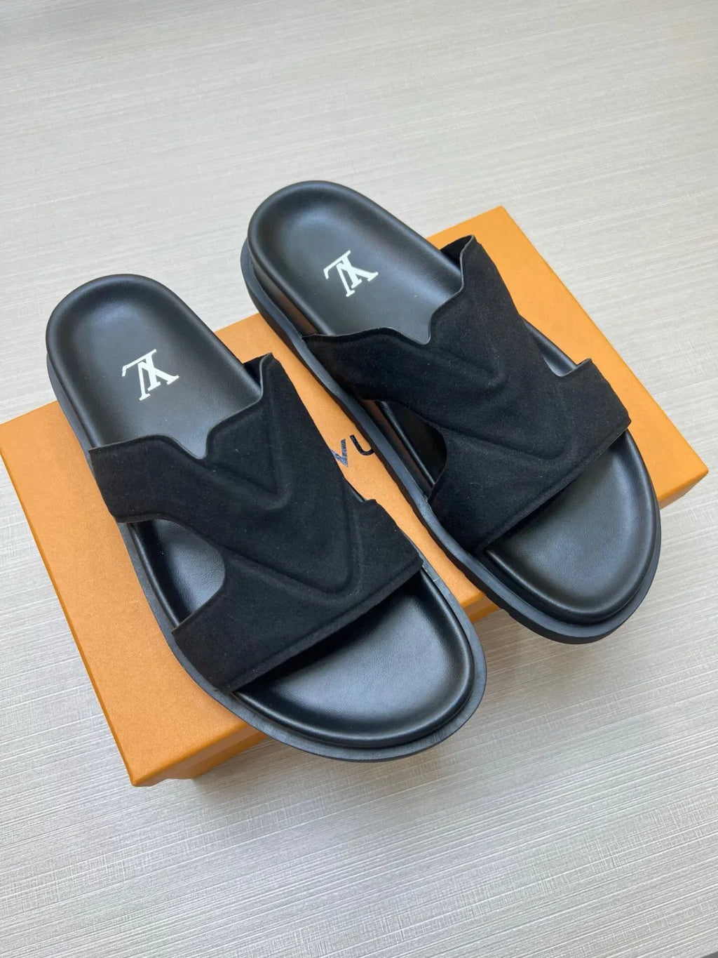 5LE229Z Popular Slippers