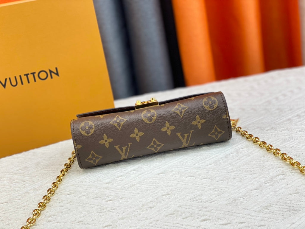 1XE32B Popular  leather bag 