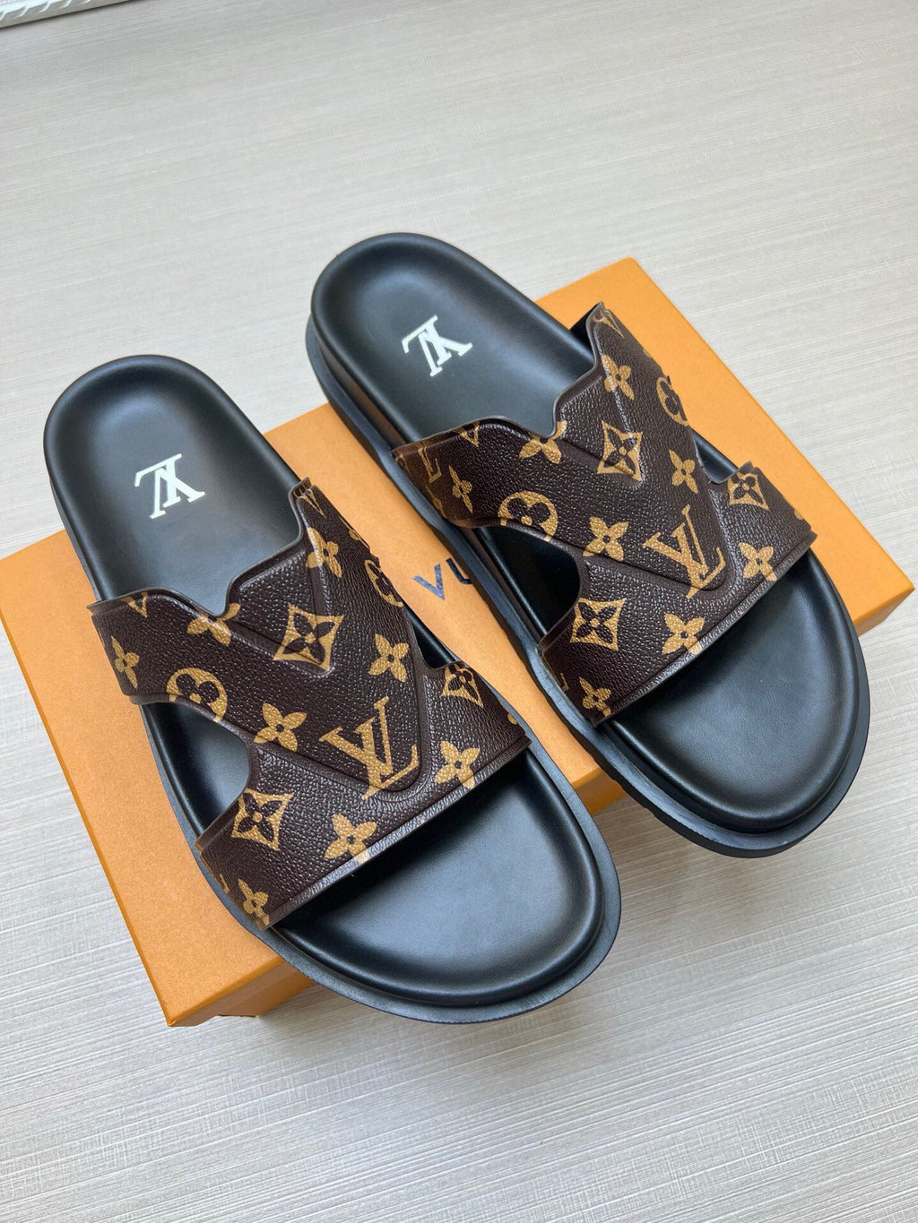 5LE228Z Popular Slippers